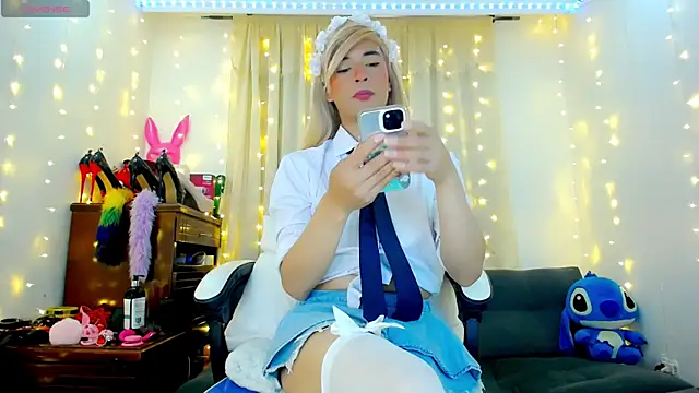 Snapshot of Aleexx___ chatting on March 27, 2026, 5:03 pm Aleexx online show from March 27, 2026, 5:03 pm