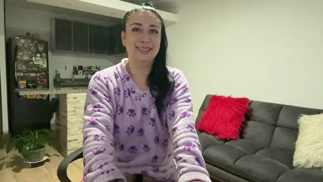 Snapshot of Karina_Yang chatting on April 10, 2026, 10:44 am Karina Yang online show from April 10, 2026, 10:44 am