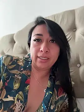 Snapshot of Karina_Yang chatting on July 8, 2026, 7:25 pm Karina Yang online show from July 8, 2026, 7:25 pm