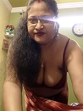 Snapshot of Mona_love143 chatting on November 12, 2025, 12:09 pm Mona love143 online show from November 12, 2025, 12:09 pm