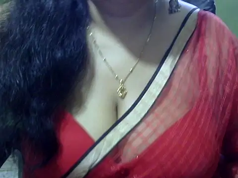 Snapshot of Mona_love143 chatting on November 3, 2025, 9:02 am Mona love143 online show from November 3, 2025, 9:02 am