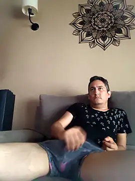 LuqenZo online show from April 15, 2026, 7:58 pm