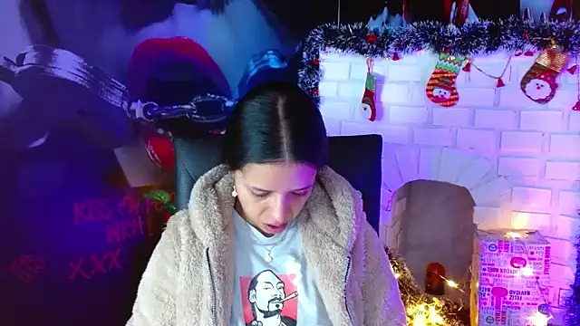 Snapshot of VALERY_MEER chatting on December 24, 2024, 12:00 pm VALERY MEER online show from December 24, 2024, 12:00 pm