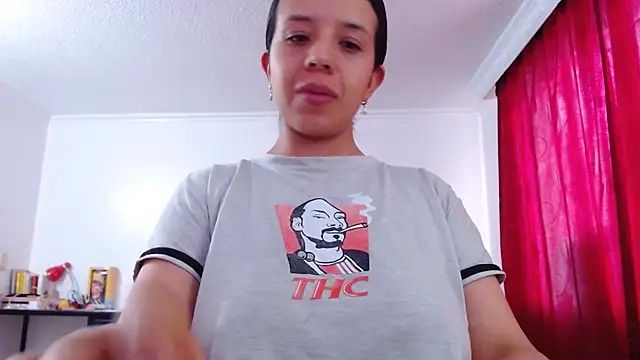 Snapshot of VALERY_MEER chatting on July 3, 2026, 12:11 pm VALERY MEER online show from July 3, 2026, 12:11 pm