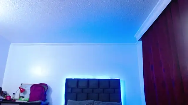 Snapshot of VALERY_MEER chatting on September 10, 2025, 1:37 am VALERY MEER online show from September 10, 2025, 1:37 am