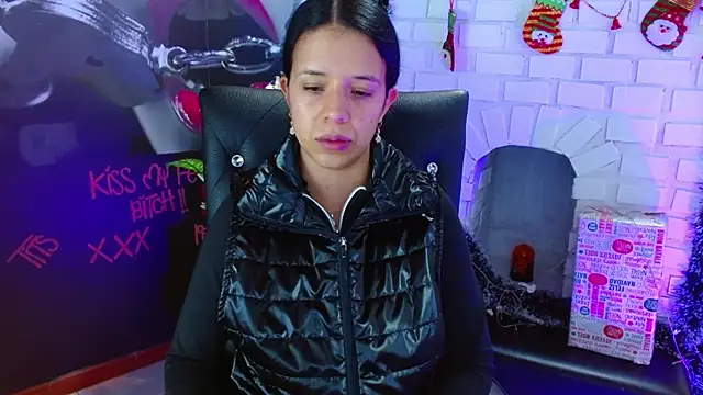 Snapshot of VALERY_MEER chatting on December 23, 2024, 11:57 am VALERY MEER online show from December 23, 2024, 11:57 am