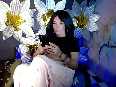 Rhianna wilson online show from June 17, 2026, 10:03 am