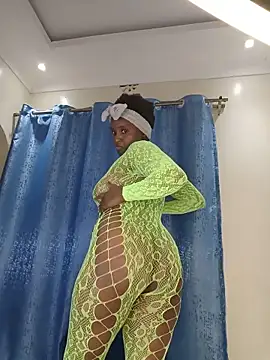Snapshot of queen_mendyz chatting on May 21, 2026, 9:17 am queen mendyz online show from May 21, 2026, 9:17 am