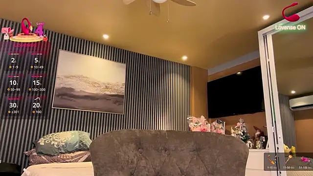 Snapshot of HeavenlyBlair chatting on November 27, 2025, 5:19 am HeavenlyBlair online show from November 27, 2025, 5:19 am