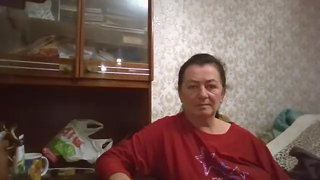 GypsiQueen2 online show from October 18, 2025, 5:26 pm