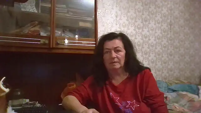 GypsiQueen2 online show from November 17, 2025, 2:54 pm