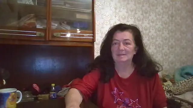 GypsiQueen2 online show from October 25, 2025, 5:02 pm