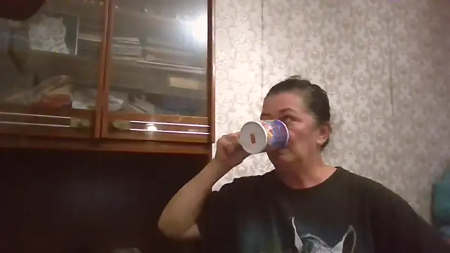 GypsiQueen2 online show from September 27, 2025, 7:53 pm