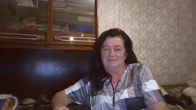 GypsiQueen2 online show from September 12, 2025, 6:51 pm