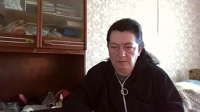 GypsiQueen2 online show from November 2, 2025, 6:29 am