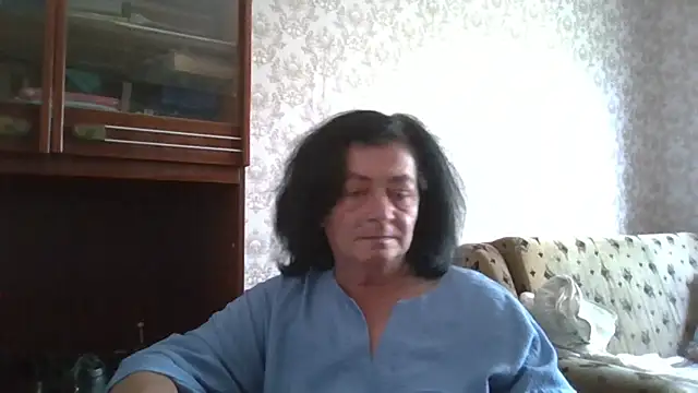 Snapshot of GypsiQueen2 chatting on June 27, 2026, 12:22 pm GypsiQueen2 online show from June 27, 2026, 12:22 pm
