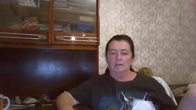 GypsiQueen2 online show from September 11, 2025, 7:03 pm