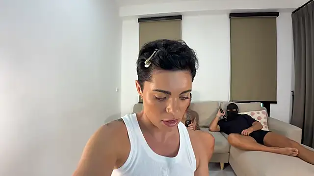 Snapshot of LukeLouHarvey chatting on July 17, 2026, 9:39 am LukeLouHarvey online show from July 17, 2026, 9:39 am