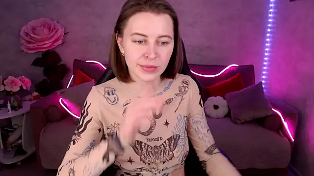 tiffany  burn online show from February 14, 2025, 8:10 am