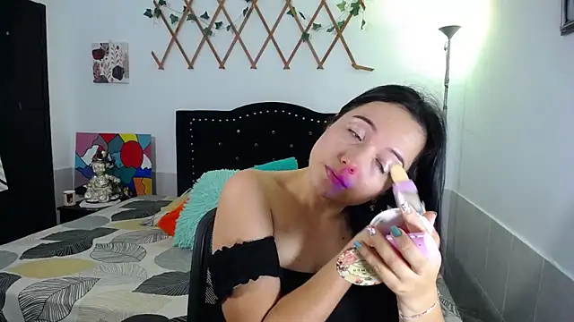 naughty girl 4u online show from April 17, 2026, 5:38 pm