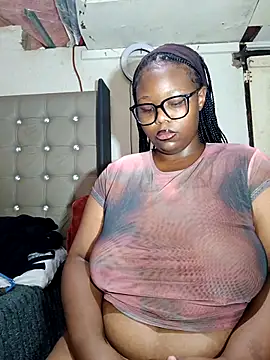 Snapshot of Aaaliyah445 chatting on March 3, 2026, 6:42 am Aaaliyah445 online show from March 3, 2026, 6:42 am