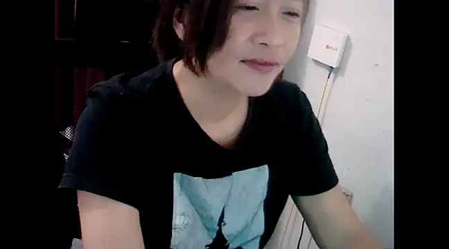 Snapshot of makemefallin chatting on December 19, 2024, 2:13 pm makemefallin online show from December 19, 2024, 2:13 pm