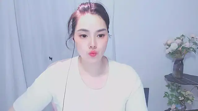 SHY- -girl online show from May 15, 2026, 5:27 am