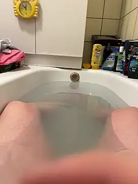 David19932908 online show from February 5, 2025, 4:58 pm