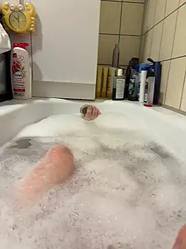 David19932908 online show from December 1, 2025, 5:25 pm