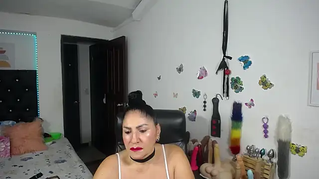 Snapshot of mature_bigboobs10 chatting on May 14, 2026, 4:20 am mature bigboobs10 online show from May 14, 2026, 4:20 am
