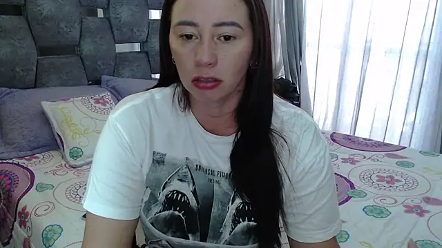 Snapshot of sara_hott_1 chatting on April 2, 2026, 2:24 pm sara hott 1 online show from April 2, 2026, 2:24 pm