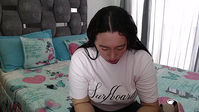 Snapshot of sara_hott_1 chatting on March 20, 2026, 2:29 pm sara hott 1 online show from March 20, 2026, 2:29 pm