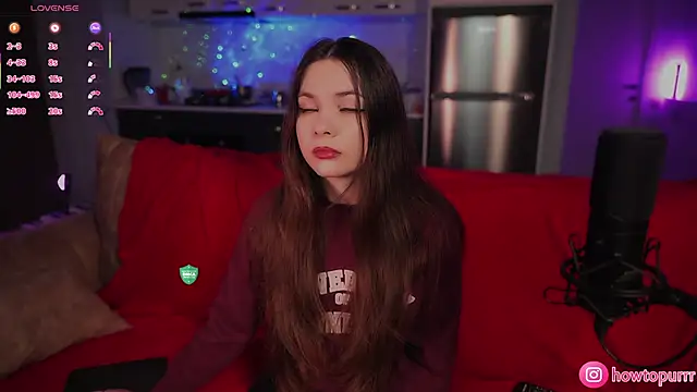 Snapshot of How2Meow chatting on December 15, 2025, 5:19 pm How2Meow online show from December 15, 2025, 5:19 pm