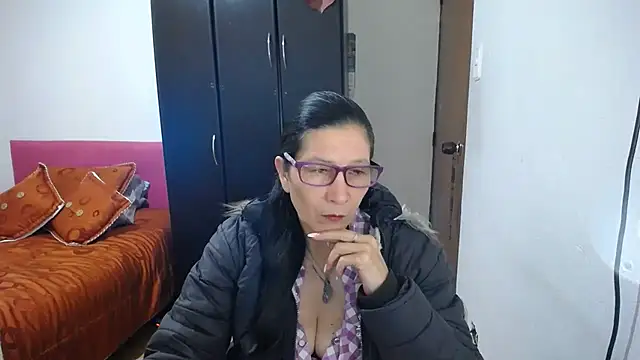 Snapshot of latin49 chatting on June 26, 2026, 5:24 am latin49 online show from June 26, 2026, 5:24 am
