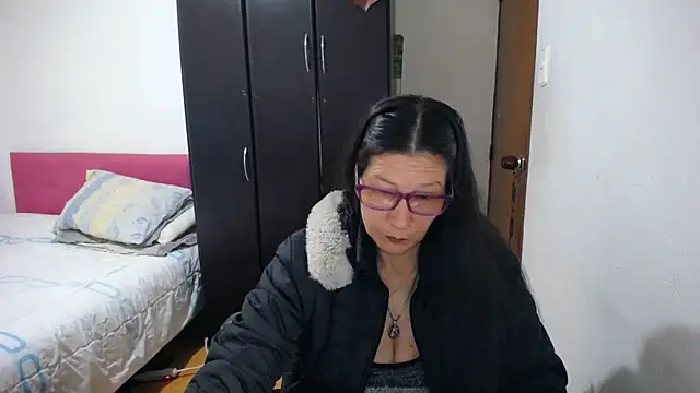 Snapshot of latin49 chatting on June 15, 2026, 5:29 am latin49 online show from June 15, 2026, 5:29 am