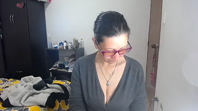 Snapshot of latin49 chatting on November 15, 2025, 4:49 am latin49 online show from November 15, 2025, 4:49 am