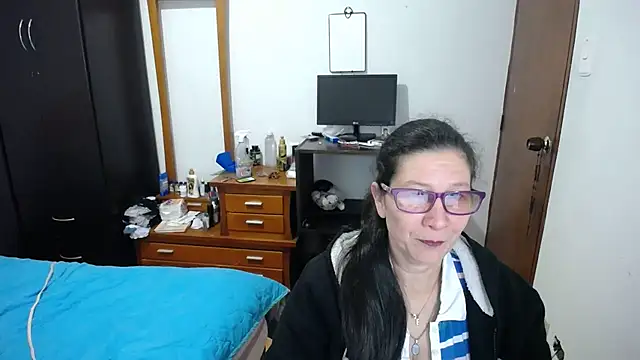 Snapshot of latin49 chatting on September 30, 2025, 4:40 am latin49 online show from September 30, 2025, 4:40 am