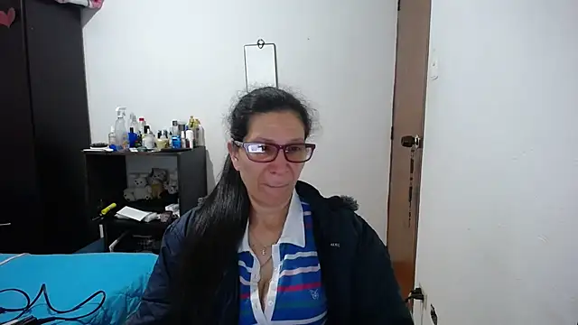 Snapshot of latin49 chatting on October 24, 2025, 4:22 am latin49 online show from October 24, 2025, 4:22 am