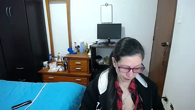 Snapshot of latin49 chatting on October 1, 2025, 5:23 am latin49 online show from October 1, 2025, 5:23 am