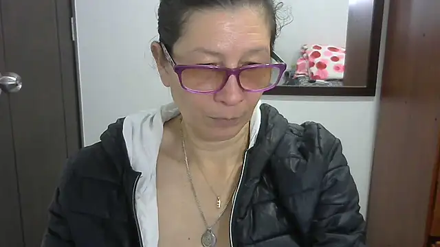 Snapshot of latin49 chatting on March 8, 2025, 4:45 am latin49 online show from March 8, 2025, 4:45 am