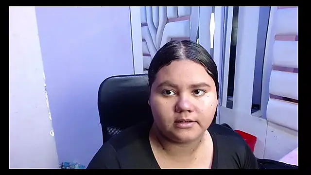 Snapshot of ValenTitis chatting on November 11, 2025, 8:36 pm ValenTitis online show from November 11, 2025, 8:36 pm