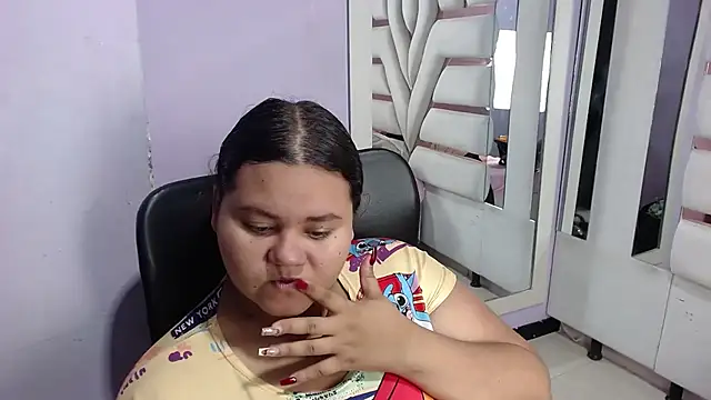 Snapshot of ValenTitis chatting on November 14, 2025, 8:23 pm ValenTitis online show from November 14, 2025, 8:23 pm