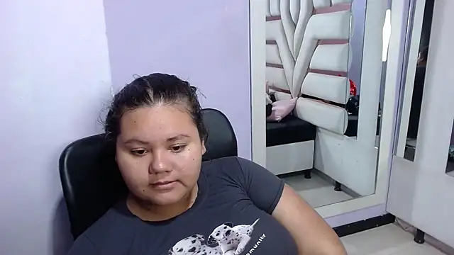 Snapshot of ValenTitis chatting on October 29, 2025, 8:52 pm ValenTitis online show from October 29, 2025, 8:52 pm