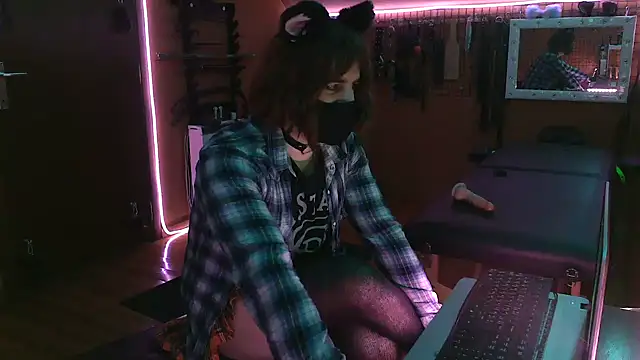 Ginny-the-bdsm-nympho online show from February 26, 2026, 6:30 pm