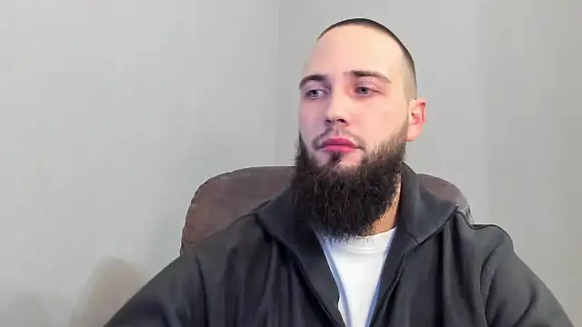 Snapshot of A_____________ chatting on February 6, 2025, 6:46 pm A online show from February 6, 2025, 6:46 pm