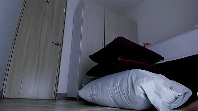 Snapshot of Skarleth69 chatting on November 11, 2025, 1:11 am Skarleth69 online show from November 11, 2025, 1:11 am