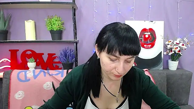 NinaFlawlees online show from March 14, 2025, 2:42 am