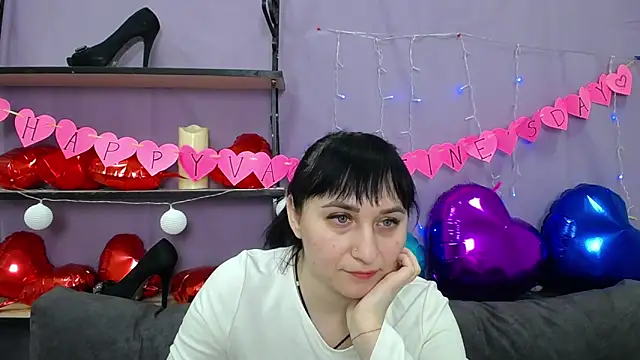 NinaFlawlees online show from February 6, 2025, 2:33 am