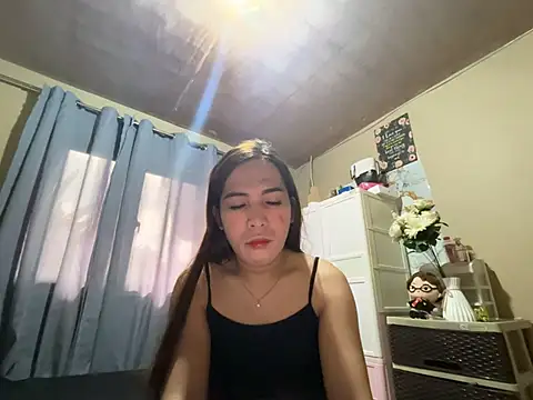 Snapshot of Msyensmith chatting on June 3, 2026, 12:33 am Msyensmith online show from June 3, 2026, 12:33 am