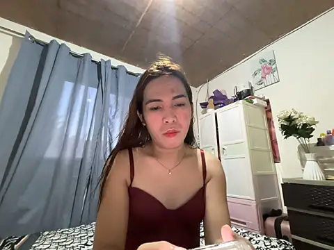 Snapshot of Msyensmith chatting on May 9, 2026, 8:18 am Msyensmith online show from May 9, 2026, 8:18 am